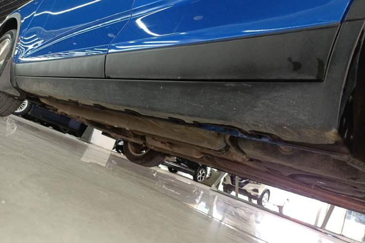 Used Geely Auto Emgrand GS 2016 Elegant Edition 1.8L Manual LingShang Model Left Side Sill