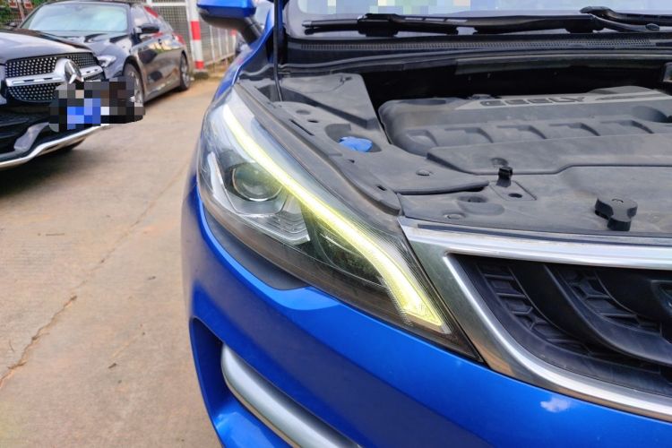 Used Geely Auto Emgrand GS 2016 Sport Edition 1.3T Manual LingShang Model Right Front Headlight