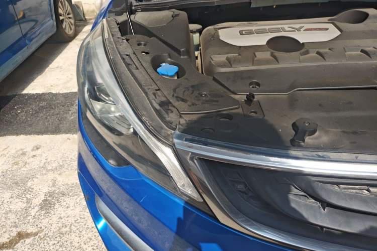 Used Geely Auto Emgrand GS 2016 Elegant Edition 1.8L Automatic LingShang Model Right Front Headlight
