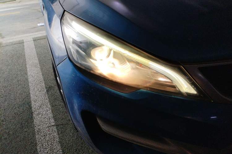 Used Geely Auto Emgrand GS 2016 Sport Edition 1.3T Automatic LingShang Model Right Front Headlight