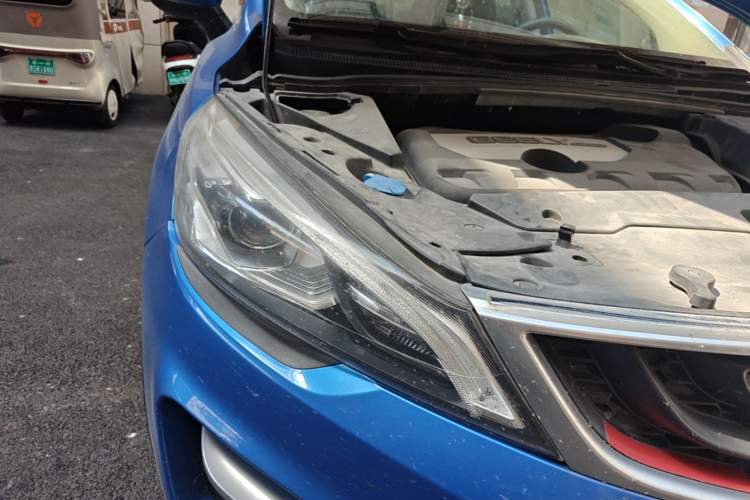 Used Geely Auto Emgrand GS 2016 Sports Edition 1.8L Manual LingShang Model Right Front Headlight