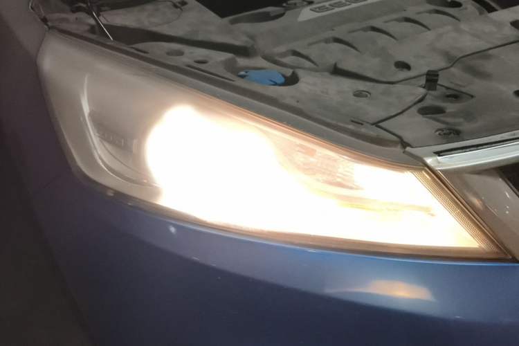 Used Geely Auto Emgrand GS 2016 Elegant Edition 1.3T Automatic ZhenShang Model Right Front Headlight