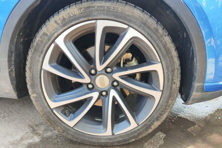 Used Geely Auto Emgrand GS 2016 Elegant Edition 1.3T Automatic ZhenShang Model Right Front Wheel Hub