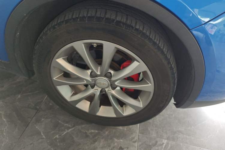 Used Geely Auto Emgrand GS 2016 Sports Edition 1.8L Manual LingShang Model Right Front Wheel Hub