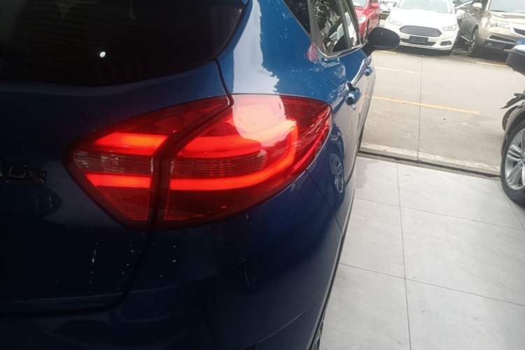 Used Geely Auto Emgrand GS 2016 Sport Edition 1.3T Automatic ZhenShang Model Right Rear Taillight