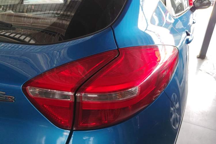 Used Geely Auto Emgrand GS 2016 Elegant Edition 1.8L Automatic LingShang Model Right Rear Taillight