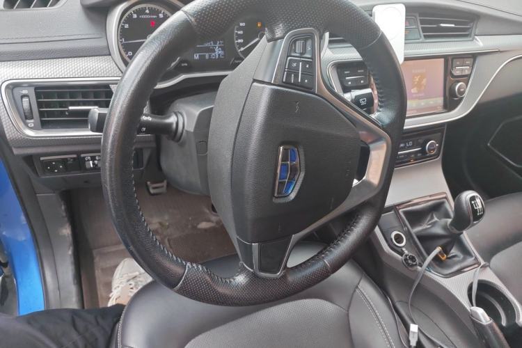 Used Geely Auto Emgrand GS 2016 Sports Edition 1.8L Manual LingShang Model Steering Wheel
