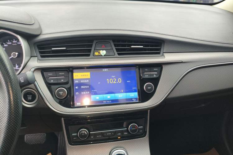 Used Geely Auto Emgrand GS 2016 Elegant Edition 1.3T Automatic LingShang Model Audio And AC Panel