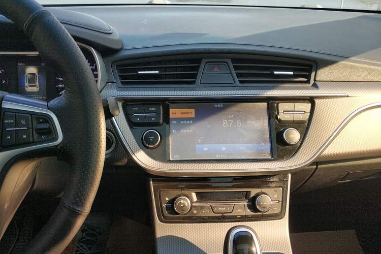 Used Geely Auto Emgrand GS 2016 Elegant Edition 1.3T Automatic ZhenShang Model Audio And AC Panel