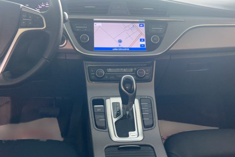 Used Geely Auto Emgrand GS 2016 Elegant Edition 1.3T Automatic ZhenShang Model Audio And AC Panel