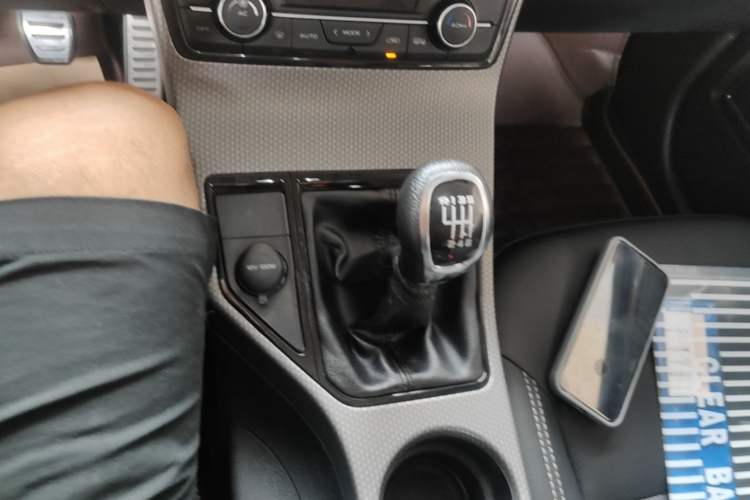 Used Geely Auto Emgrand GS 2016 Sport Edition 1.3T Manual LingShang Model Gear Lever