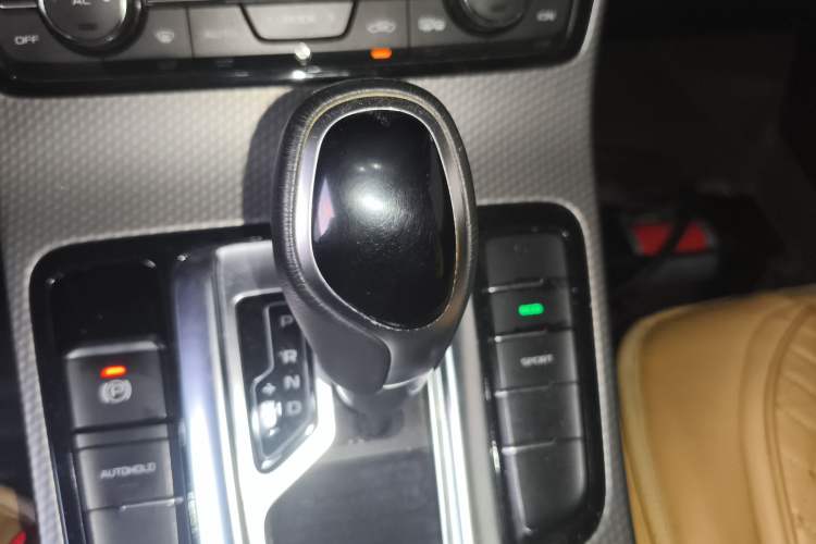 Used Geely Auto Emgrand GS 2016 Sport Edition 1.8L Automatic LingShang Model Gear Lever