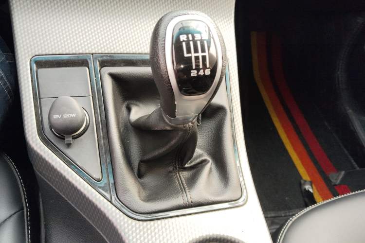 Used Geely Auto Emgrand GS 2016 Elegant Edition 1.8L Manual LingShang Model Gear Lever