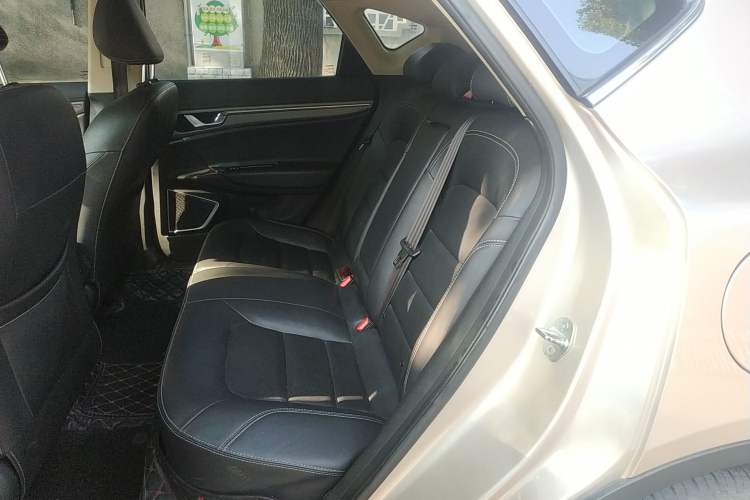 Used Geely Auto Emgrand GS 2016 Elegant Edition 1.8L Manual LingShang Model Left Rear Seat