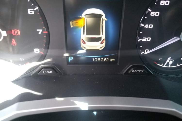 Used Geely Auto Emgrand GS 2016 Elegant Edition 1.3T Automatic LingShang Model Odometer Close Up