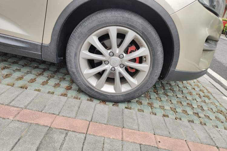 Used Geely Auto Emgrand GS 2016 Sport Edition 1.3T Automatic LingShang Model Right Front Wheel Hub