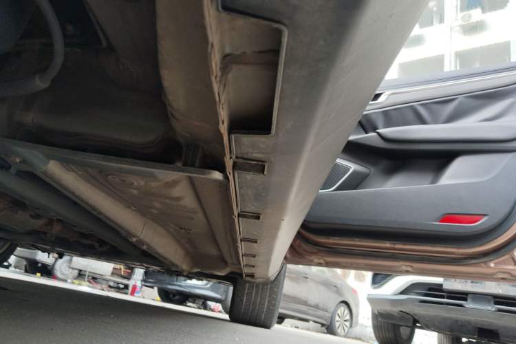 Used Geely Auto Emgrand GS 2016 Elegant Edition 1.8L Manual LingShang Model Right Side Sill