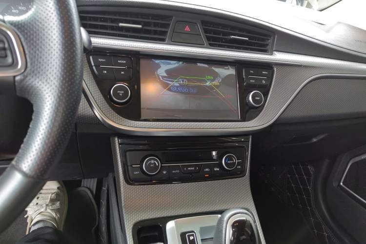 Used Geely Auto Emgrand GS 2016 Elegant Edition 1.8L Automatic LingShang Model Audio And AC Panel