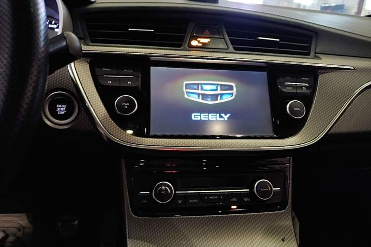 Used Geely Auto Emgrand GS 2016 Sports Edition 1.8L Manual LingShang Model Audio And AC Panel