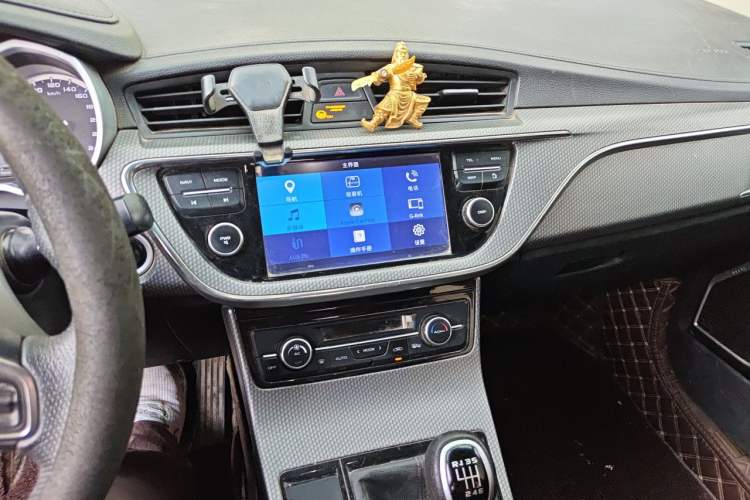 Used Geely Auto Emgrand GS 2016 Elegant Edition 1.8L Manual LingShang Model Audio And AC Panel