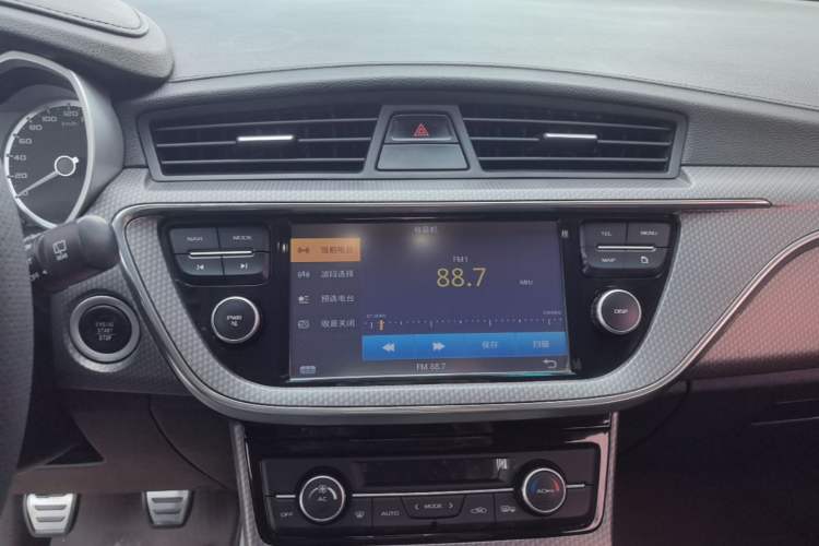 Used Geely Auto Emgrand GS 2016 Sport Edition 1.3T Manual LingShang Model Audio And AC Panel