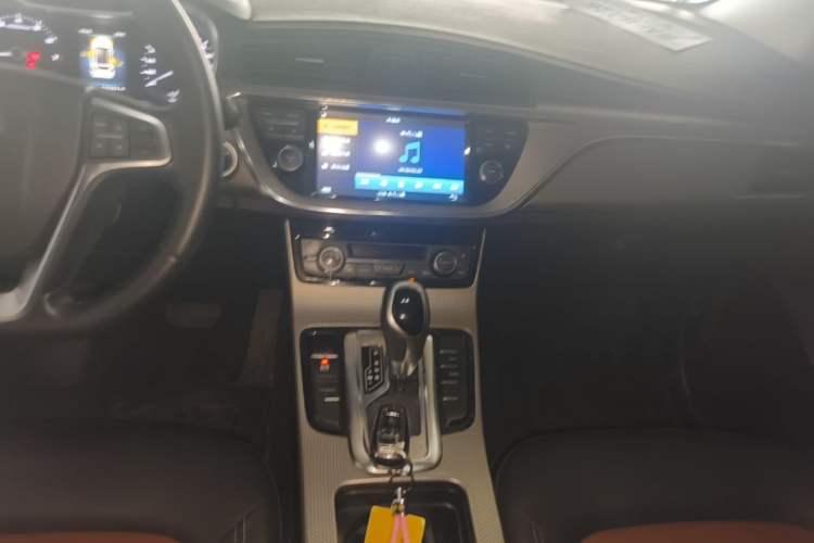 Used Geely Auto Emgrand GS 2016 Elegant Edition 1.3T Automatic ZhenShang Model Audio And AC Panel
