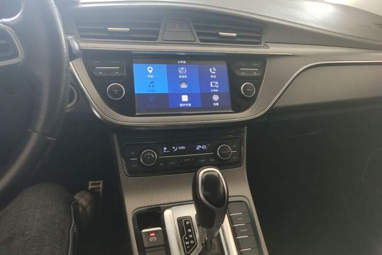 Used Geely Auto Emgrand GS 2016 Sport Edition 1.3T Automatic ZhenShang Model Audio And AC Panel