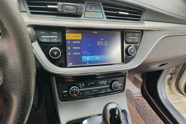 Used Geely Auto Emgrand GS 2016 Elegant Edition 1.3T Automatic LingShang Model Audio And AC Panel