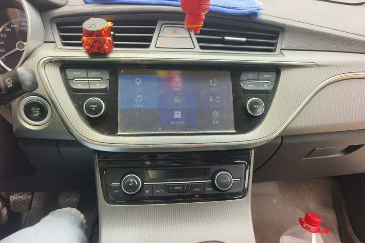 Used Geely Auto Emgrand GS 2016 Elegant Edition 1.8L Manual LingShang Model Audio And AC Panel