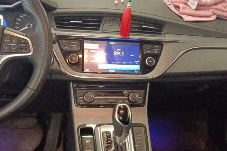 Used Geely Auto Emgrand GS 2016 Elegant Edition 1.3T Automatic LingShang Model Audio And AC Panel