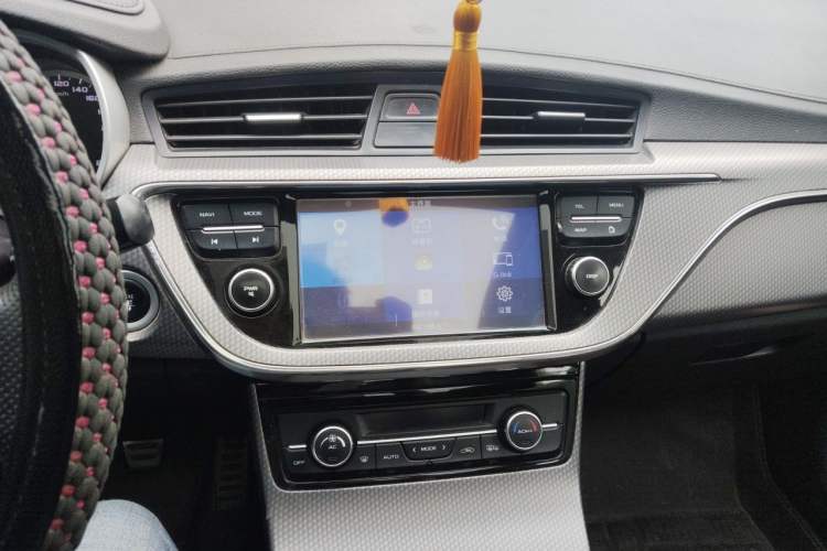 Used Geely Auto Emgrand GS 2016 Sports Edition 1.8L Manual LingShang Model Audio And AC Panel