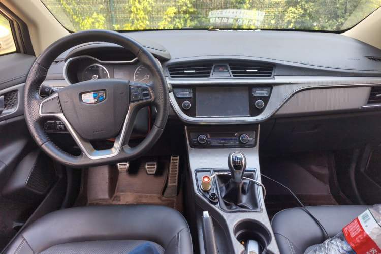 Used Geely Auto Emgrand GS 2016 Sport Edition 1.3T Manual LingShang Model Center Console