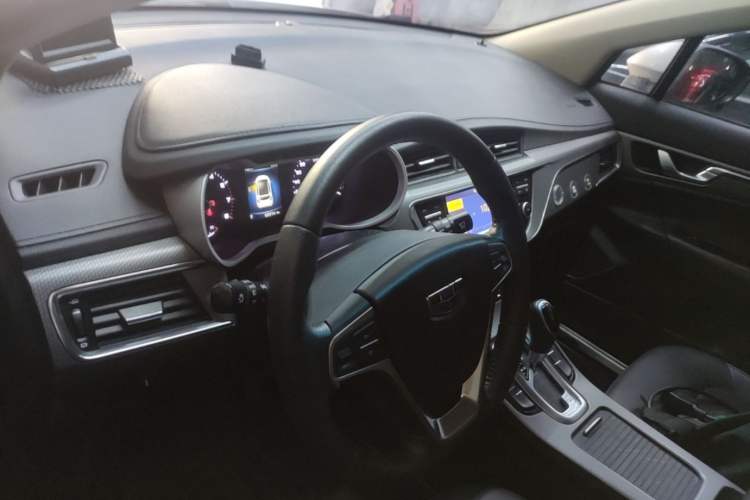 Used Geely Auto Emgrand GS 2016 Sport Edition 1.3T Automatic LingShang Model Center Console