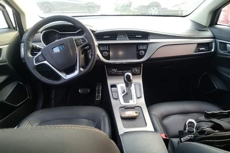 Used Geely Auto Emgrand GS 2016 Sport Edition 1.3T Automatic LingShang Model Center Console