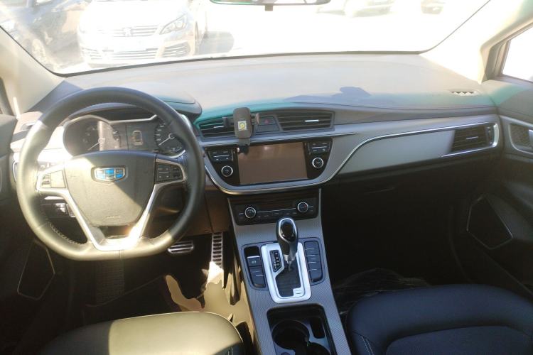 Used Geely Auto Emgrand GS 2016 Sport Edition 1.8L Automatic LingShang Model Center Console