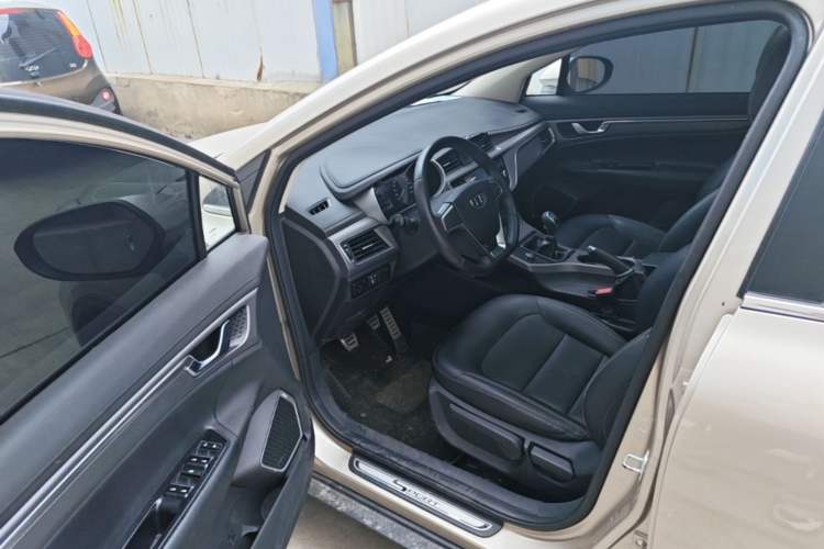Used Geely Auto Emgrand GS 2016 Sport Edition 1.3T Manual LingShang Model Driver Seat