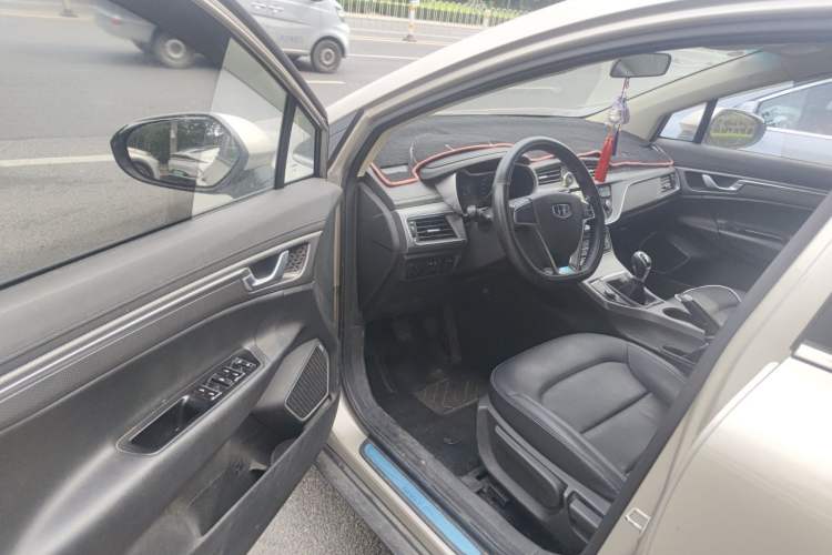 Used Geely Auto Emgrand GS 2016 Elegant Edition 1.8L Manual LingShang Model Driver Seat
