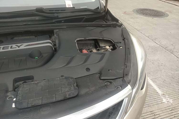 Used Geely Auto Emgrand GS 2016 Sport Edition 1.3T Automatic ZhenShang Model Engine Bay Left