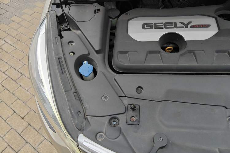 Used Geely Auto Emgrand GS 2016 Sports Edition 1.8L Manual LingShang Model Engine Bay Right
