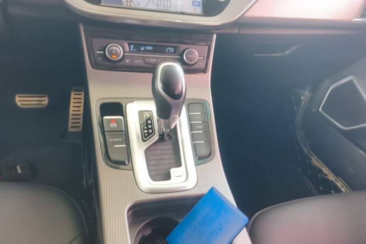 Used Geely Auto Emgrand GS 2016 Sport Edition 1.3T Automatic LingShang Model Gear Lever