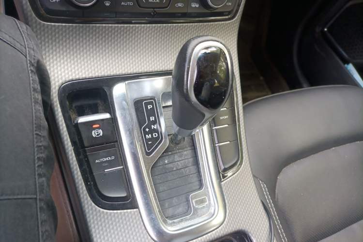 Used Geely Auto Emgrand GS 2016 Elegant Edition 1.3T Automatic LingShang Model Gear Lever