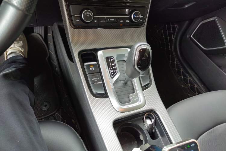 Used Geely Auto Emgrand GS 2016 Elegant Edition 1.8L Automatic LingShang Model Gear Lever