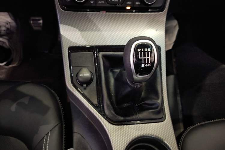 Used Geely Auto Emgrand GS 2016 Sports Edition 1.8L Manual LingShang Model Gear Lever