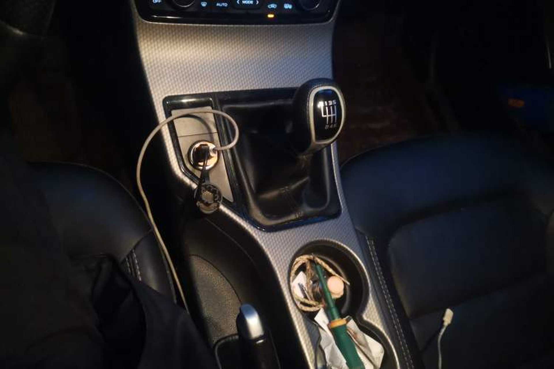 Used Geely Auto Emgrand GS 2016 Elegant Edition 1.3T Manual LingShang Model Gear Lever