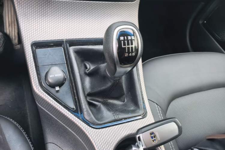 Used Geely Auto Emgrand GS 2016 Elegant Edition 1.8L Manual LingShang Model Gear Lever