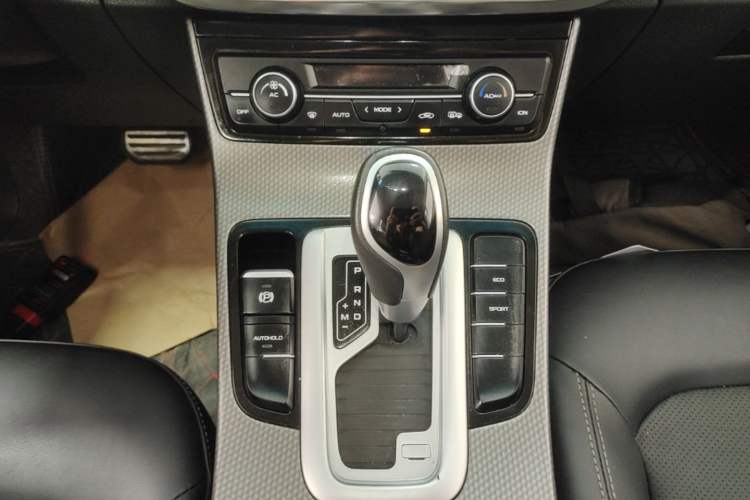 Used Geely Auto Emgrand GS 2016 Sport Edition 1.8L Automatic LingShang Model Gear Lever