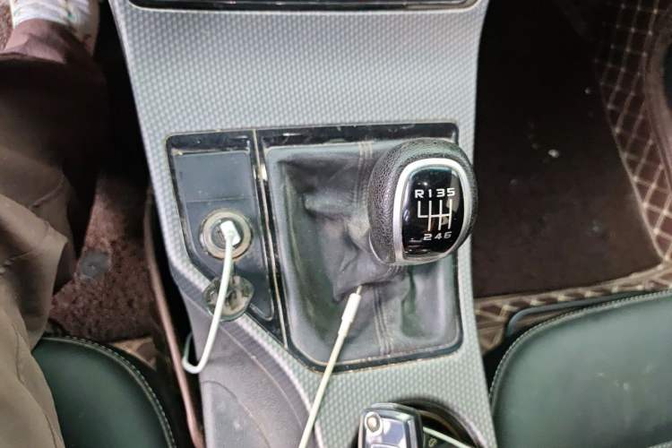 Used Geely Auto Emgrand GS 2016 Elegant Edition 1.8L Manual LingShang Model Gear Lever