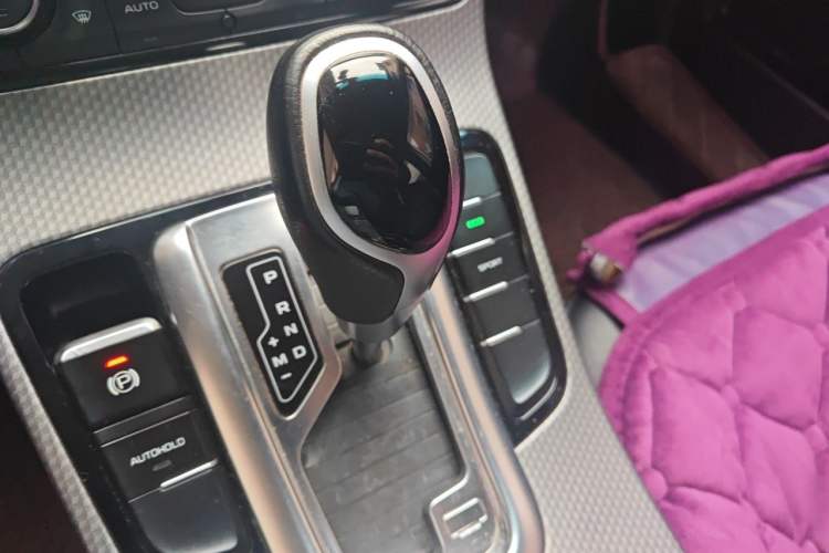 Used Geely Auto Emgrand GS 2016 Sport Edition 1.3T Automatic LingShang Model Gear Lever