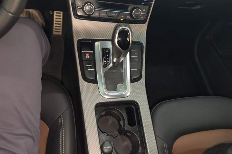 Used Geely Auto Emgrand GS 2016 Sport Edition 1.3T Automatic ZhenShang Model Gear Lever