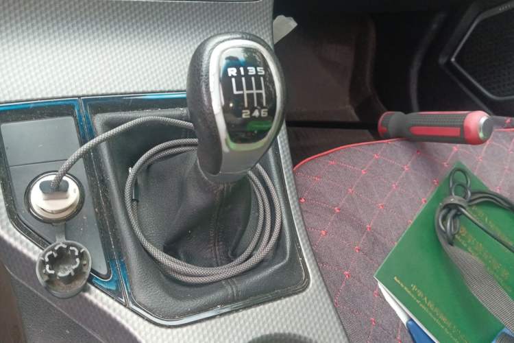 Used Geely Auto Emgrand GS 2016 Sports Edition 1.8L Manual LingShang Model Gear Lever